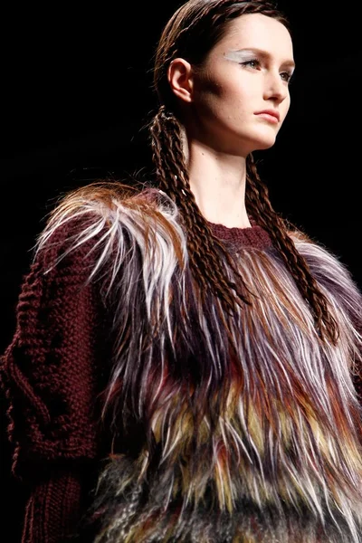 Look 99